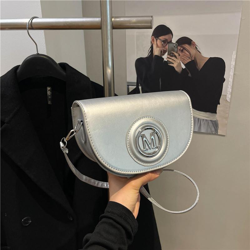 Spring New Women's Bag Niche Design Saddle Bag Premium Texture Shoulder Bag Letter Messenger Bag Tide