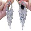 Boucles d'oreilles à pampilles géométriques Argentées: Boucles d'oreilles Clous Luxueuses en Zircon avec une Touche Tendance pour Femmes.