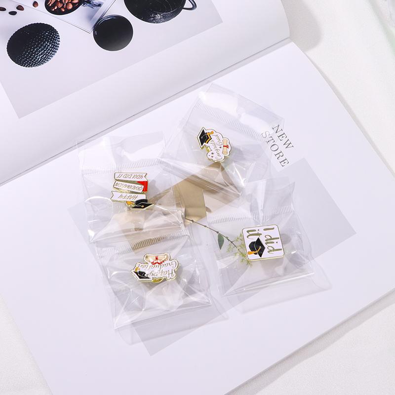 4 Styles Happy Graduation Season Theme Enamel Brooches Mortarboard Diploma I Did It Pattern Golden Pins For Student Badge Gift