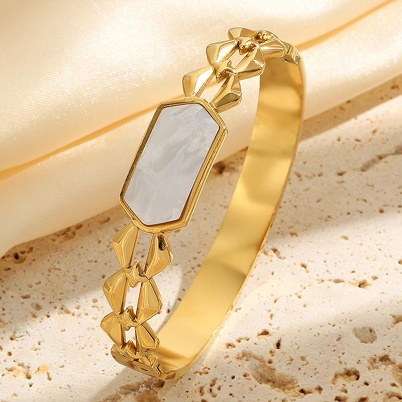 Fashionable Cross Diamond Shell Women s Light Luxury Niche Design Hollow Fish Scale Bracelet 17CM