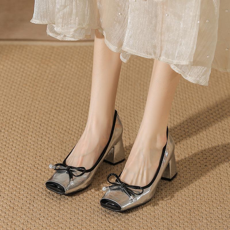 French retro pig nose leather ballet shoes women's bow silver outer wear light mouth thick heel square head Mary Jane shoes