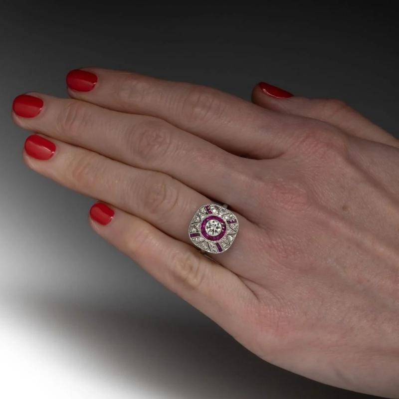 Luxurious Sparkling Zircon Geometric Women's Ring, Suitable for Jewelry Accessories and Gifts At Wedding Banquets