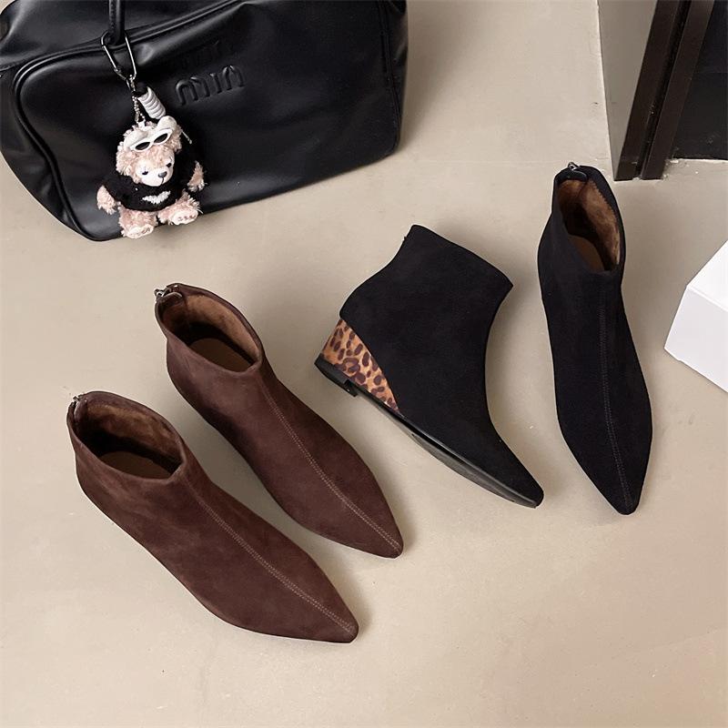 Sheepskin Version of Wedge Heel Boots with a Thick Sole Height of 5cm 2025 Autumn and Winter New Pointed Leopard Print Short Boots Splicing Fa
