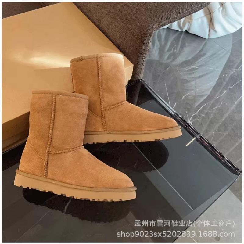 Sheepskin and fur integrated snow boots for women's winter new warm thickened men's short tube thick bottom velvet