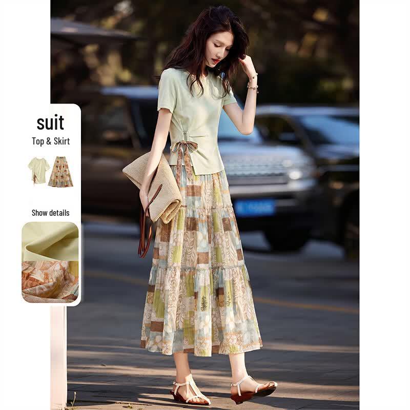 Retro T-shirt & A-line Skirt Two-Piece Set S