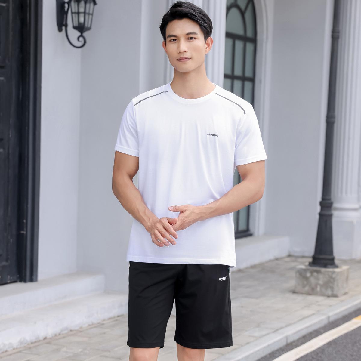 

Мужской летний спортивный костюм: Комплект футболка с коротким рукавом и бриджи L