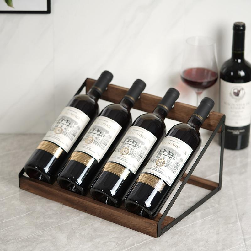 Trapezoidalny Stojak na Wino - Nachylony Stojak na 4 Butelki, Rustykalny Drewniany Uchwyt na Wino do Wystroju Domu