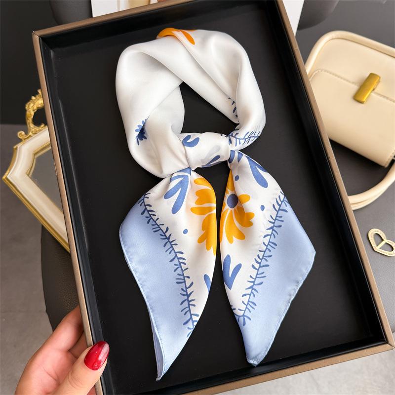 New Fashion 70X70cmPrinted Women's Scarf Pashmina Silk Scarf Square Shawl Decorative Headband Neck Luxury Design Bandana