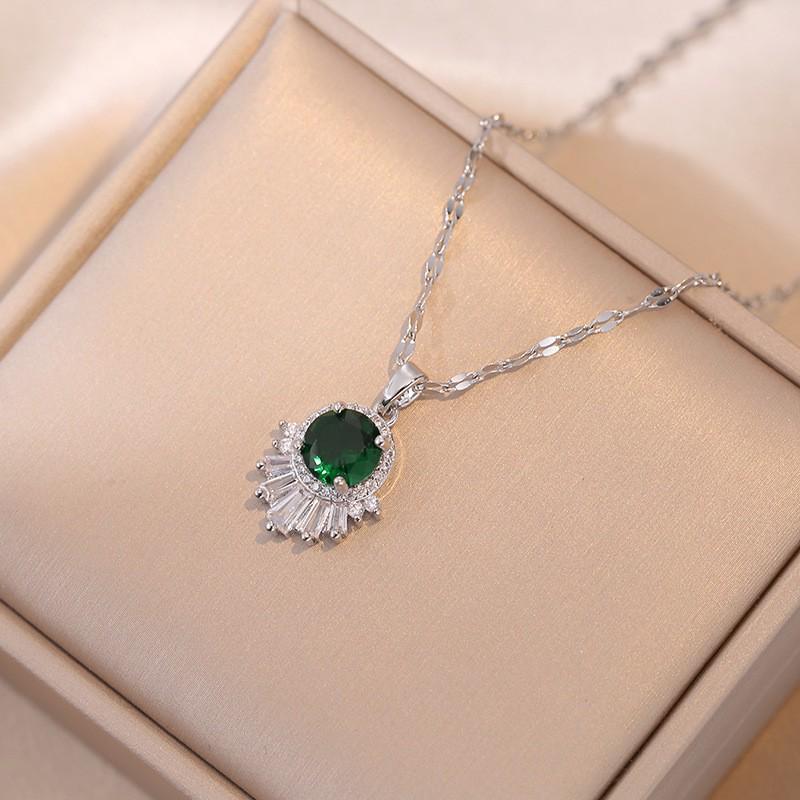 Women's Fashion Heart Pendant Necklace - Elegant, Simple Design, Versatile Clavicle Chain Jewelry