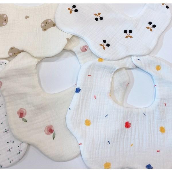 Luxury Baby 6-Ply Yorugose Flower Bib D 4-Piece Set, Flower D Set (Color Dot, Black Cherry, Heart Bear, Forest Bear), 1 Set