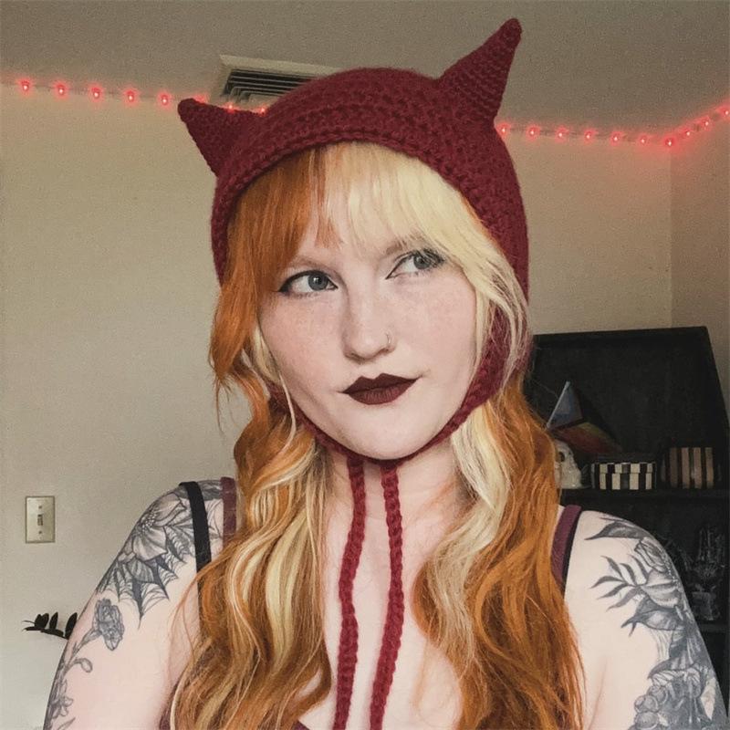 Einfarbige gestreifte Katze-Ohr-Mütze, modische und personalisierte Quasten-Überziehmütze für Erwachsene