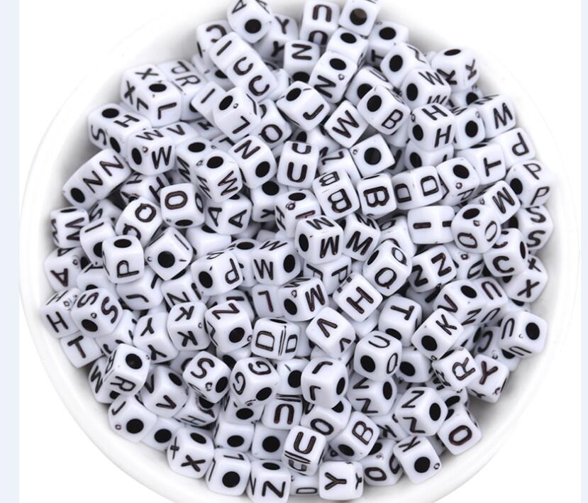 

100pcs/lot Mixed Letters A-Z Acrylic Square Beads Numbers Heart Alphabet Loose Beads For DIY HandCraft Charm Bracelet Wholesale