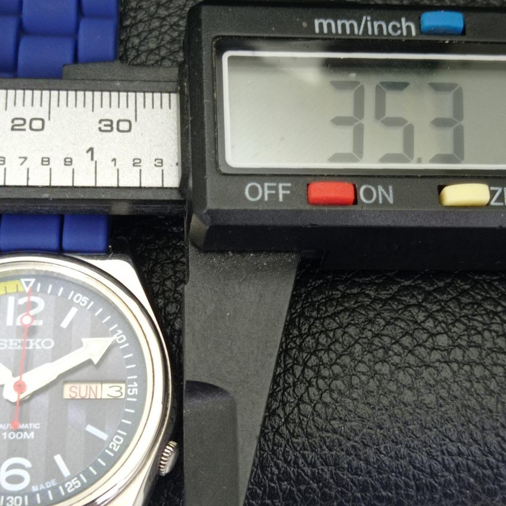 SEIKO VINTAGE AUTOMATIC 7009A JAPAN MENS FERRARI DIAL WATCH a700519-5