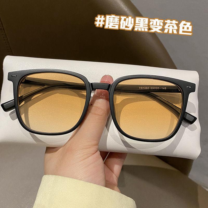 New Xiaohongshu Same Retro Box A Color-Changing Flat Glasses Fashion Trend Men'S And Women'S Anti-Blue Light Myopia Glasses