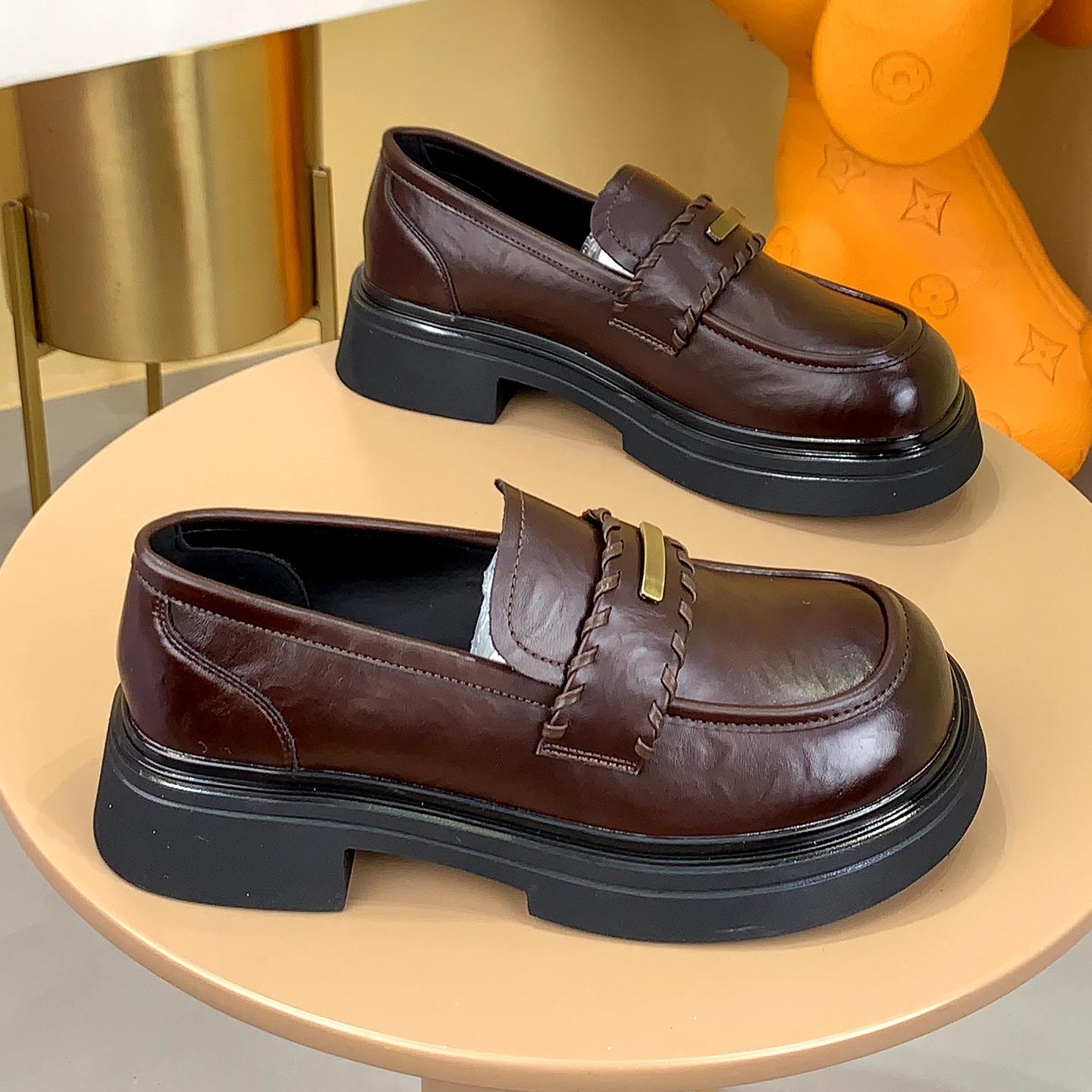 

Shoes women s spring and autumn new retro platform commuting temperament versatile casual small leather shoes 39