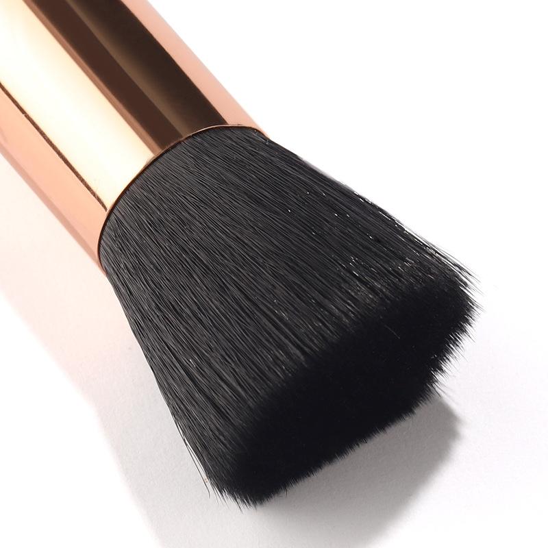 Makeup Brush Single, Flat Head Loose Powder Brush Foundation Brush Black Soft Hair Blush Brush Portable Beauty Tool