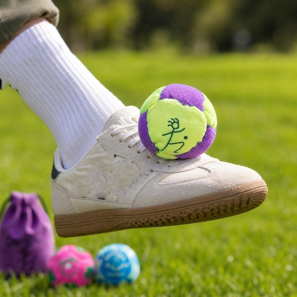 Set of 3 Retro Style Foot Shuttlecock Sandbags 6cm Diameter with Drawstring Storage Bag for Outdoor and Indoor Play
