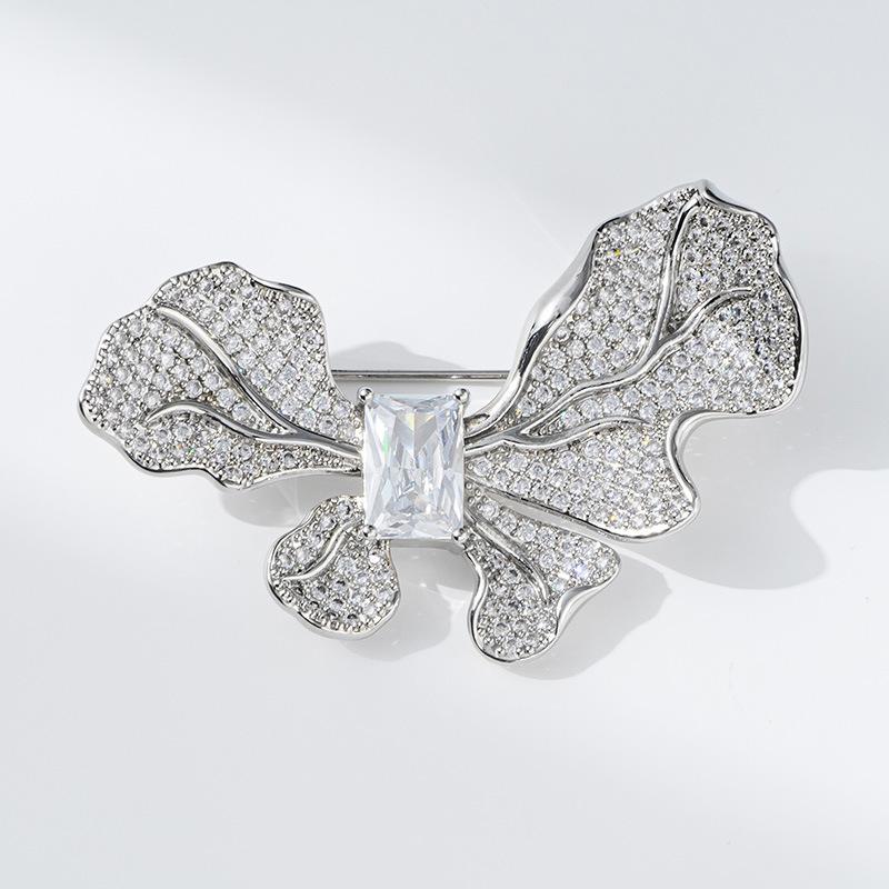 

Броши для пожилых людей, брошь в виде цветка, листа, булавки для женщин, костюм, подвеска, модные броши, ювелирные изделия белый