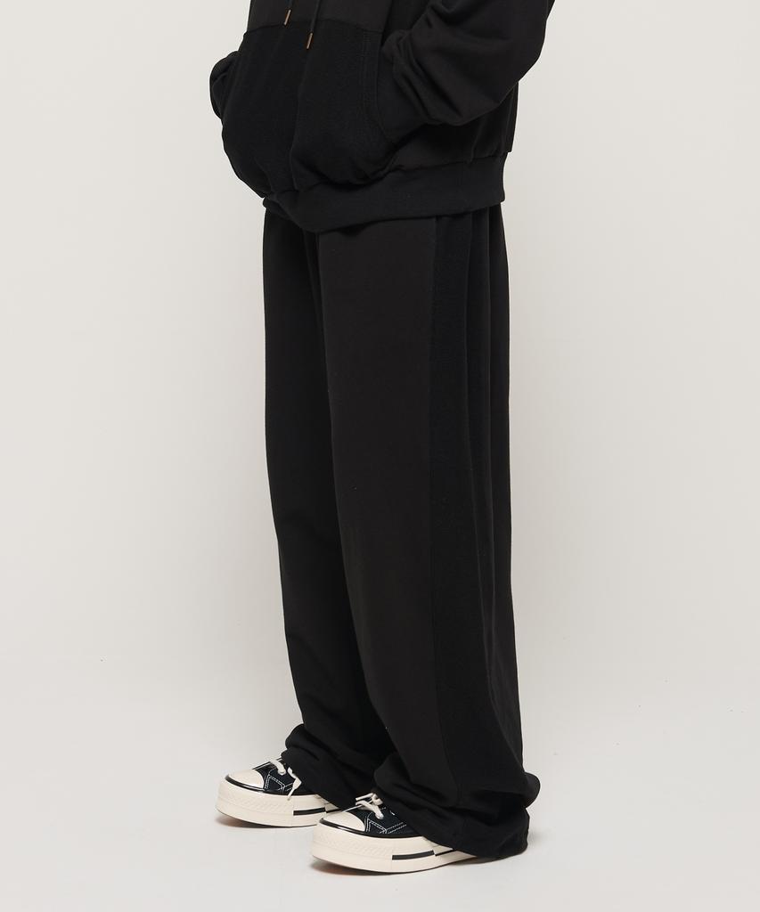 CARGOBROS Y2K Style Basic Oversized Training Pants (Black)