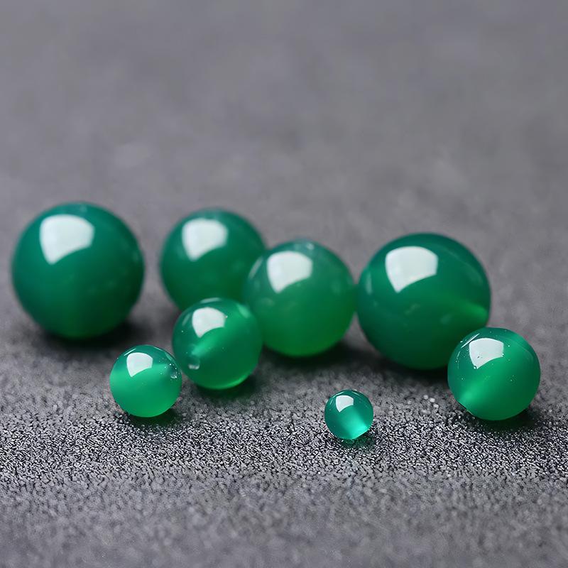 Přírodní surové korálky ze zeleného achátu pro DIY šperky - Ručně vyráběné kulaté korálky