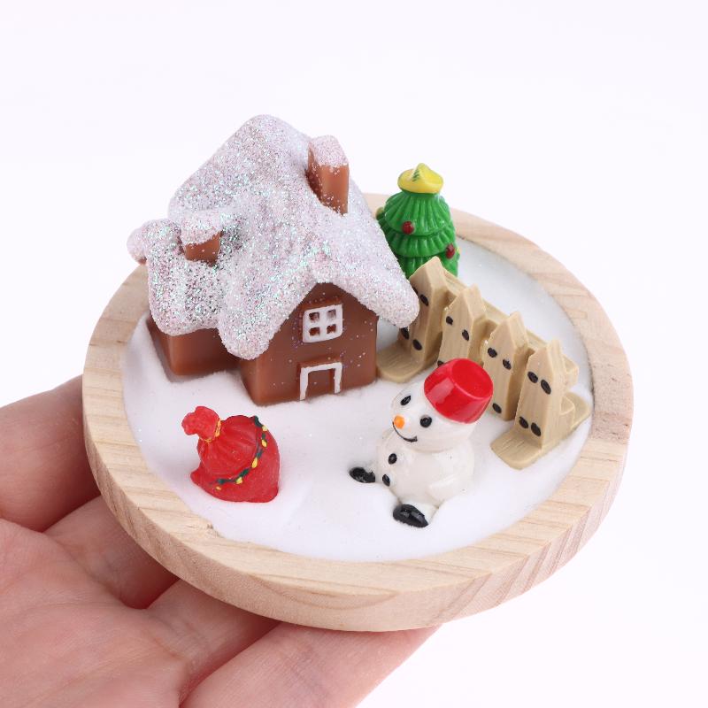 Cute Mini Christmas Snow House Xmas Tree Snowman Scene Ornament Dollhouse Decoration Micro Landscape Ornaments Xmas Gifts