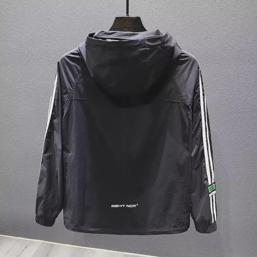 Men's Japanese Style Hooded Jacket: Trendy, Simple Long Sleeve Outerwear for Spring & Autumn.