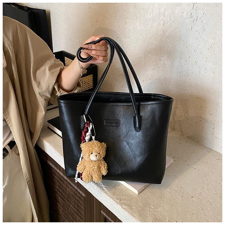Spacious Faux Leather Tote Bag for Women Fashionable Commuter Shoulder Purse Simple Daily Large Capacity Handbag