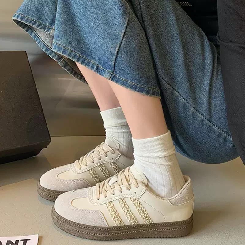 Silver round head German training shoes women's autumn new retro Forrest Gump shoes soft sole light sports and leisure shoes