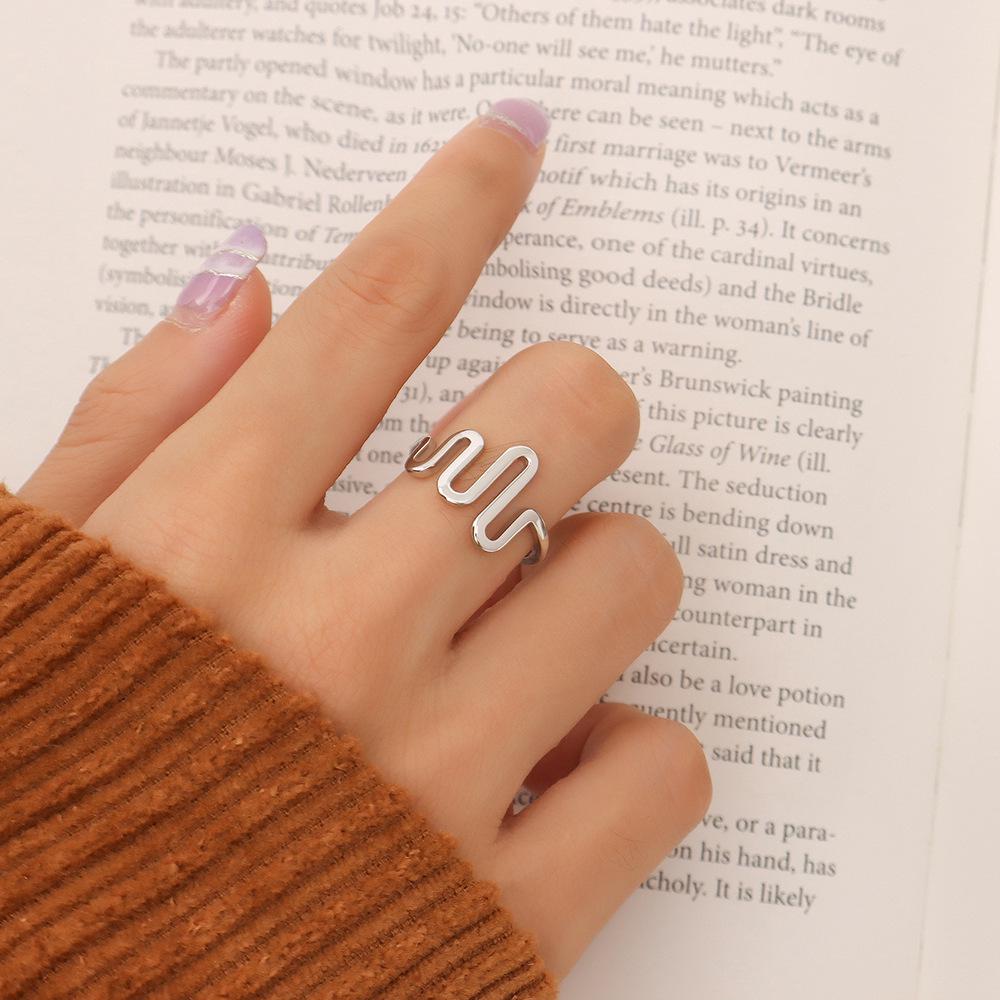 18K Gold Plated U-Shaped Wave Ring: European-Style Stainless Steel Design A306 Size 7