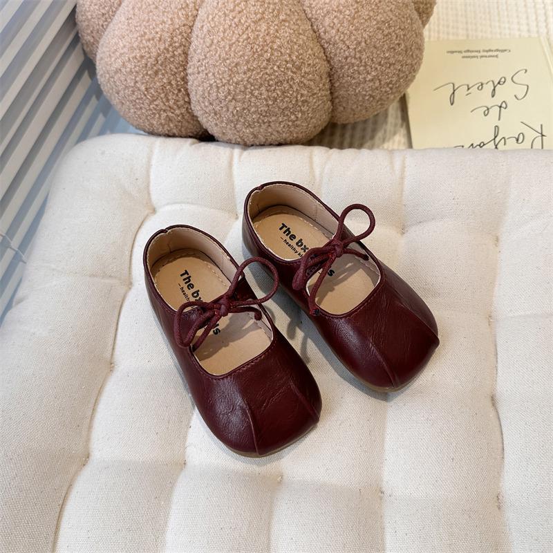 

Fashion and lightweight silver square head inner height increase light mouth flat sole shoes women s summer 2025 new with skirt Mary Jane shoes 21