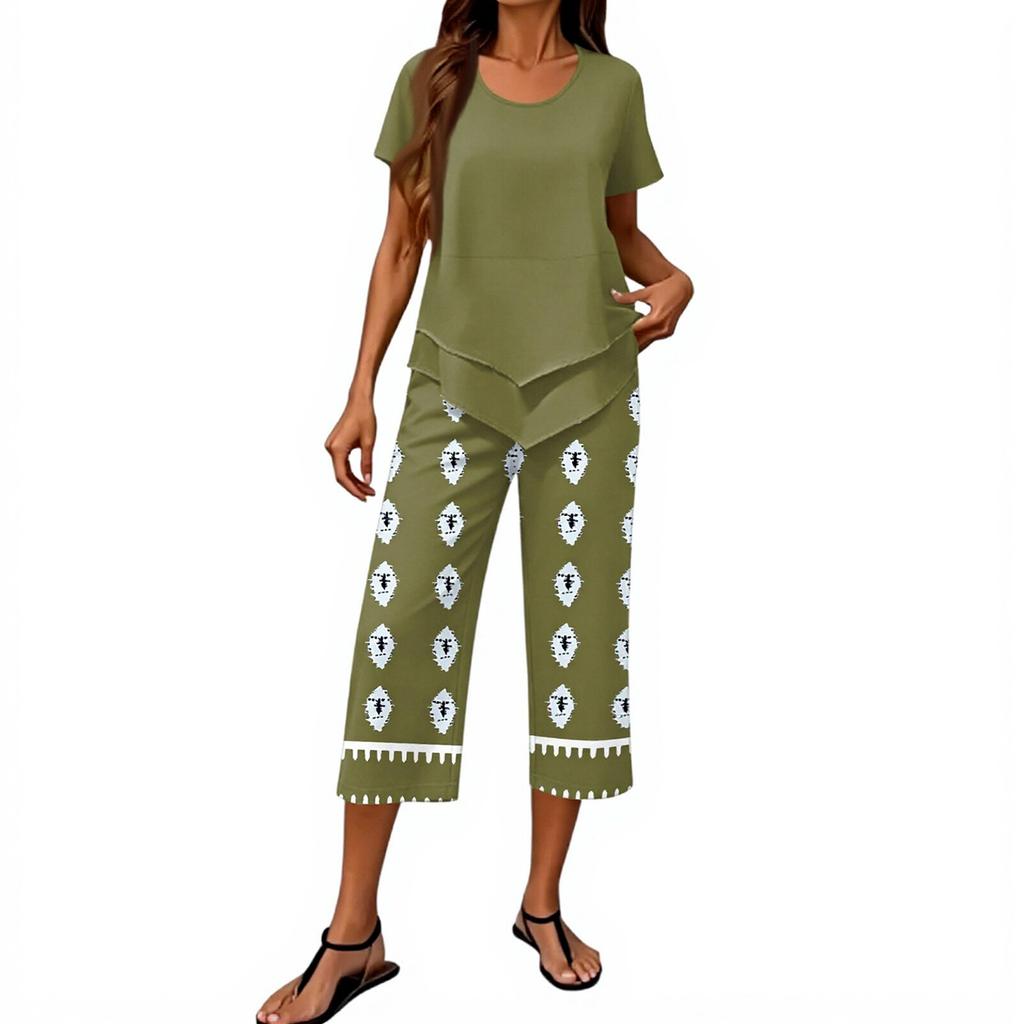 Women Casual Fashion Round Neck Printed Short Sleeve T Shirt and Capri Pants Set Lightweight Comfortable Summer Outfit