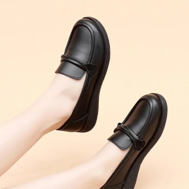 Fashion New Spring Women Shoes Low Top Round Head Loafers Waterproof Soft Leather Shoes Solid Color Versatile Casual Shoes Zapatos Mujer