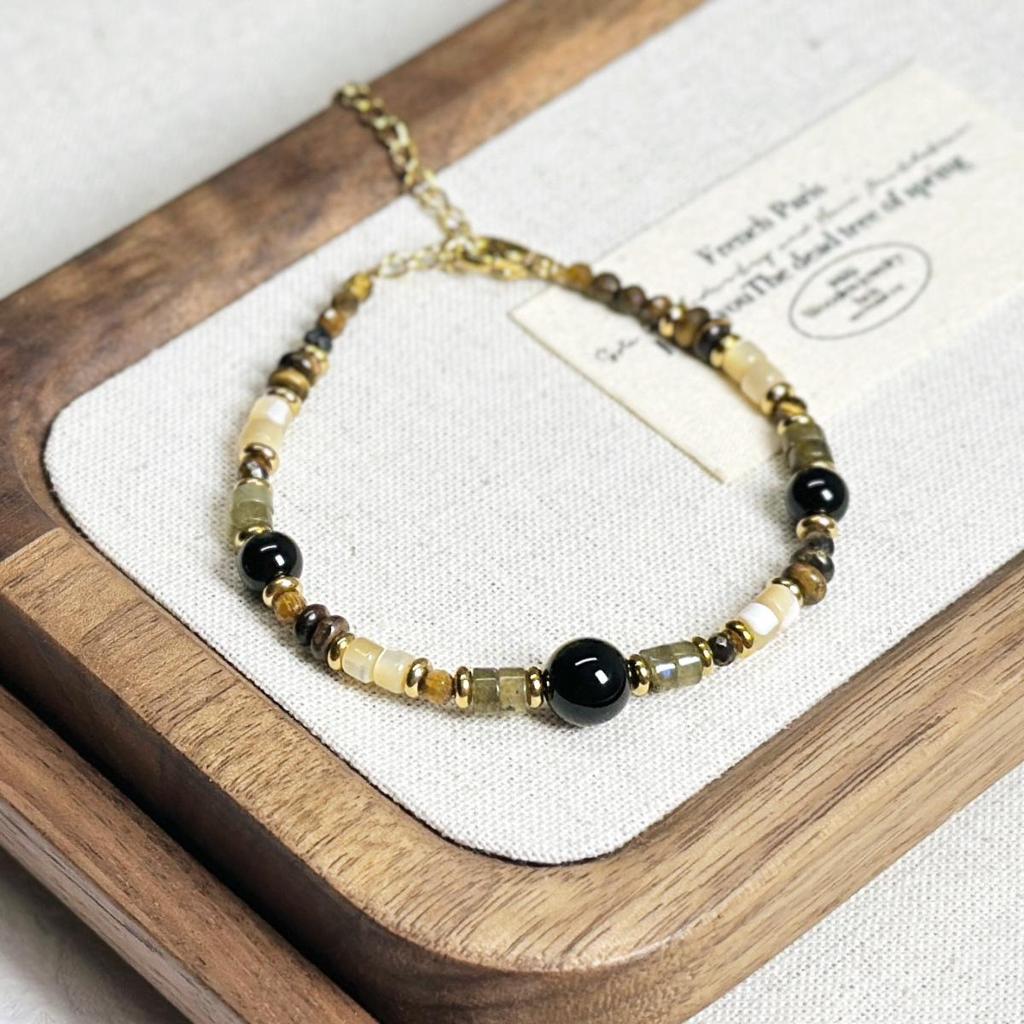 Tigeröga Snäckskal & Fröpärlor Armband - Nischad Design