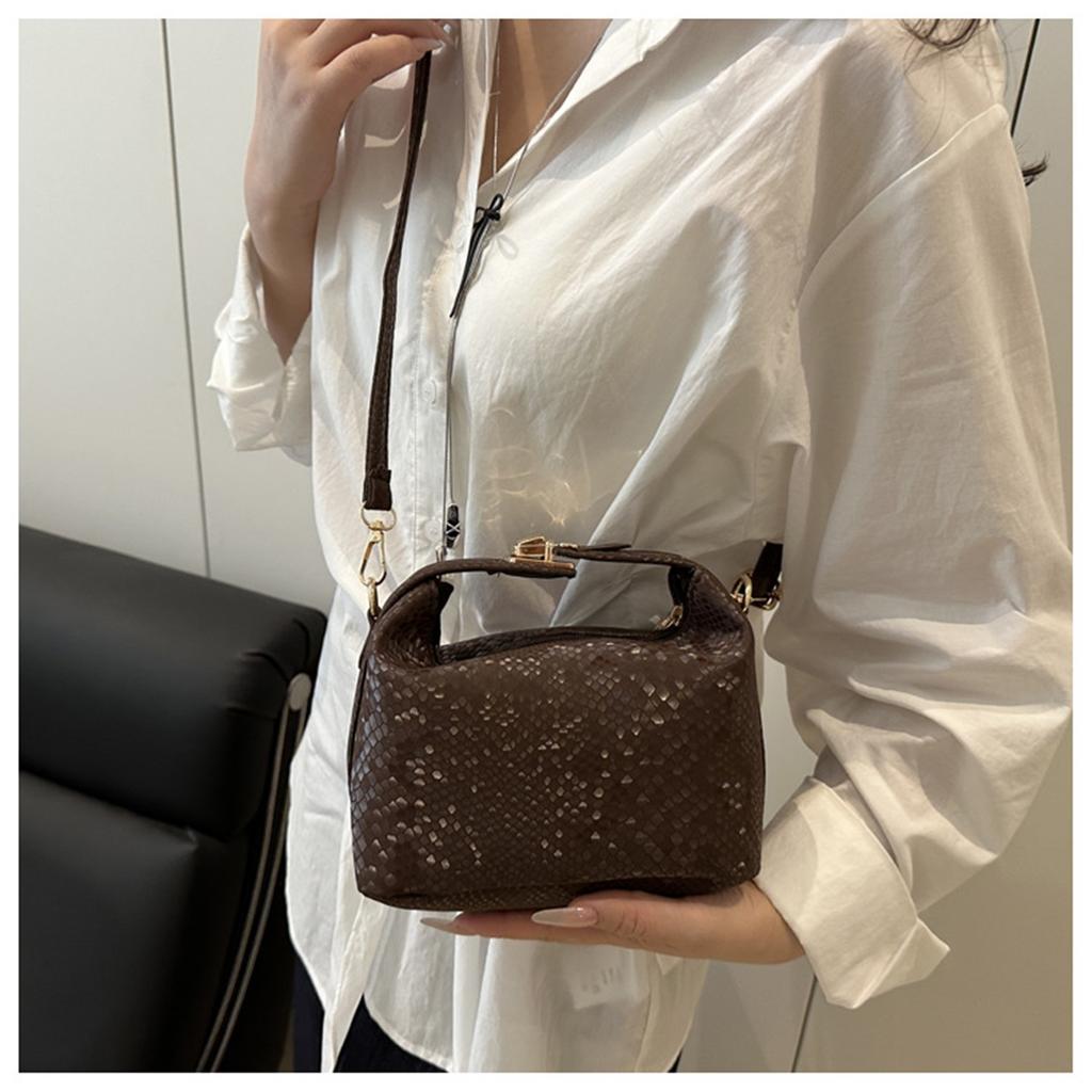 Aesthetic Lock Buckle Pure Colour Trend Simple Fashion Leisure Commuting Single Shoulder Diagonal Cross Handheld Bucket Bag