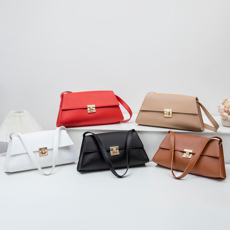 Internet Celebrity Retro Small bag for Women In Autumn and Winter, new trendy crossbody bag, fashiable e shoulder small bags