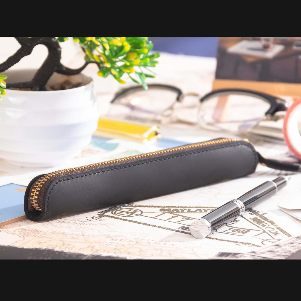 2026 Retro Simple Cowhide Apple Stylus Protective Pen Cover Storage Bag Portable Leather Mini Pencil Case