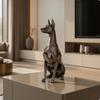 Statua di Levriero Seduto Statuetta di Cane Decorativa Senza Tempo per Proprietari di Casa, Arte
