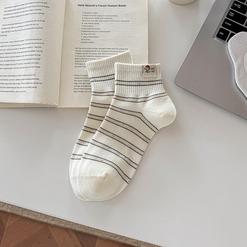 

Striped Socks with Children s Cute Cartoon Dog Logo on The Label, Short Tube Socks, Versatile, Sweat-absorbent, Breathable, Without Bones. 1 pair белый