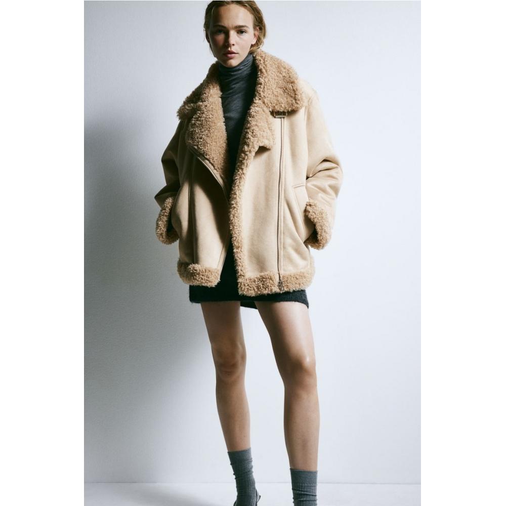 

Куртка свободного покроя HM Teddy Linen бежевого цвета