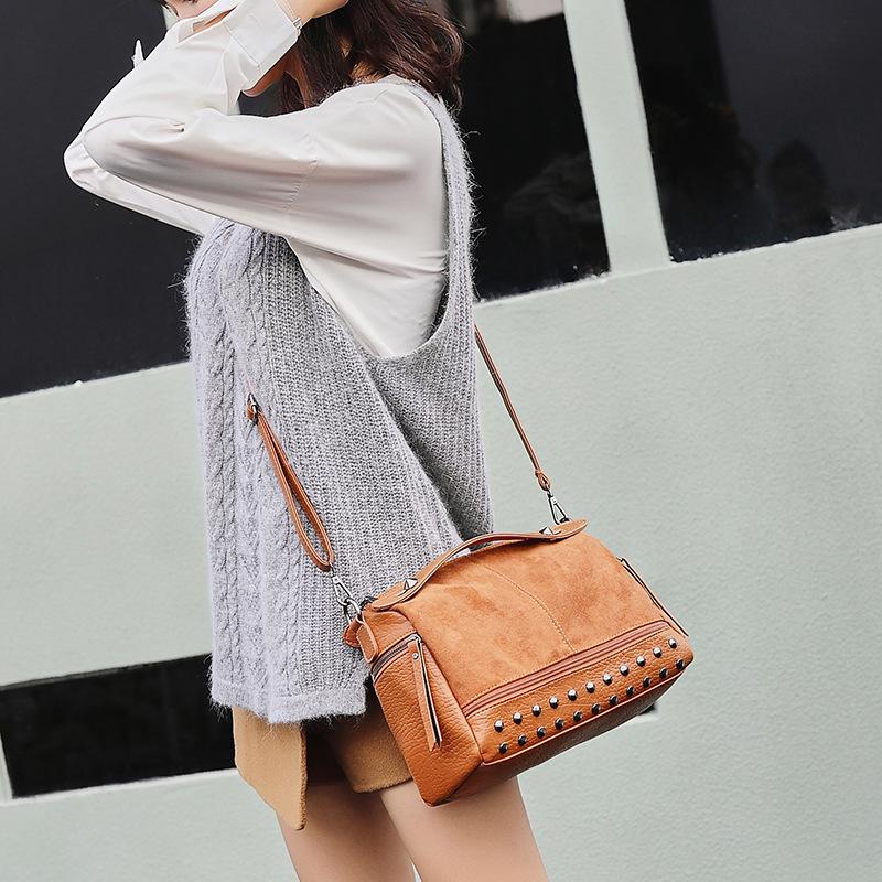 Spring and Summer Easy To Wear Fashion Scrub Bag Women's Vintage Riveted Handbag Single Shoulder Oblique Crossover Bag