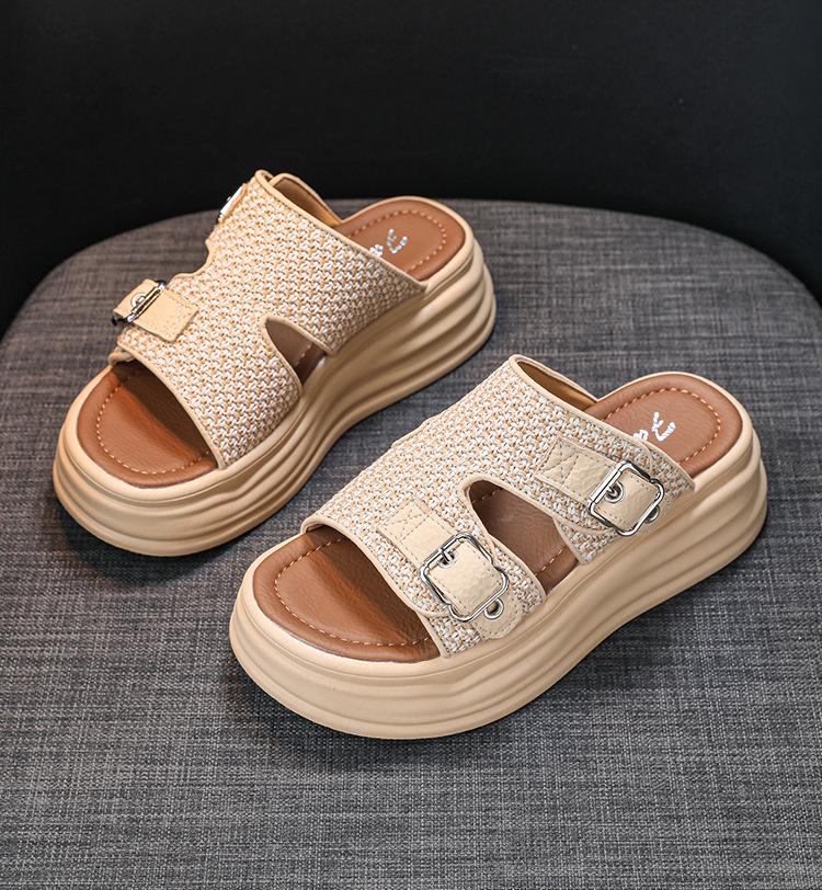 

Platform slippers summer women s wear 2025 new beach slippers fashion versatile one-pedal women s shoes 40
