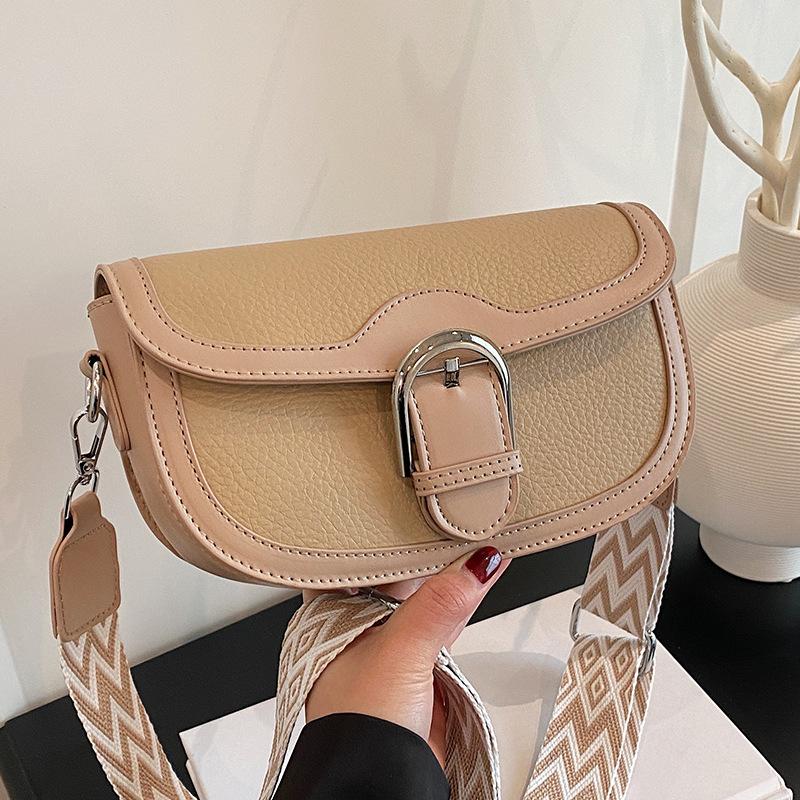 This year, it is popular, versatile, retro, high-end, saddle bags, fashionable and casual temperament, simple commuting style, messenger bags, women.
