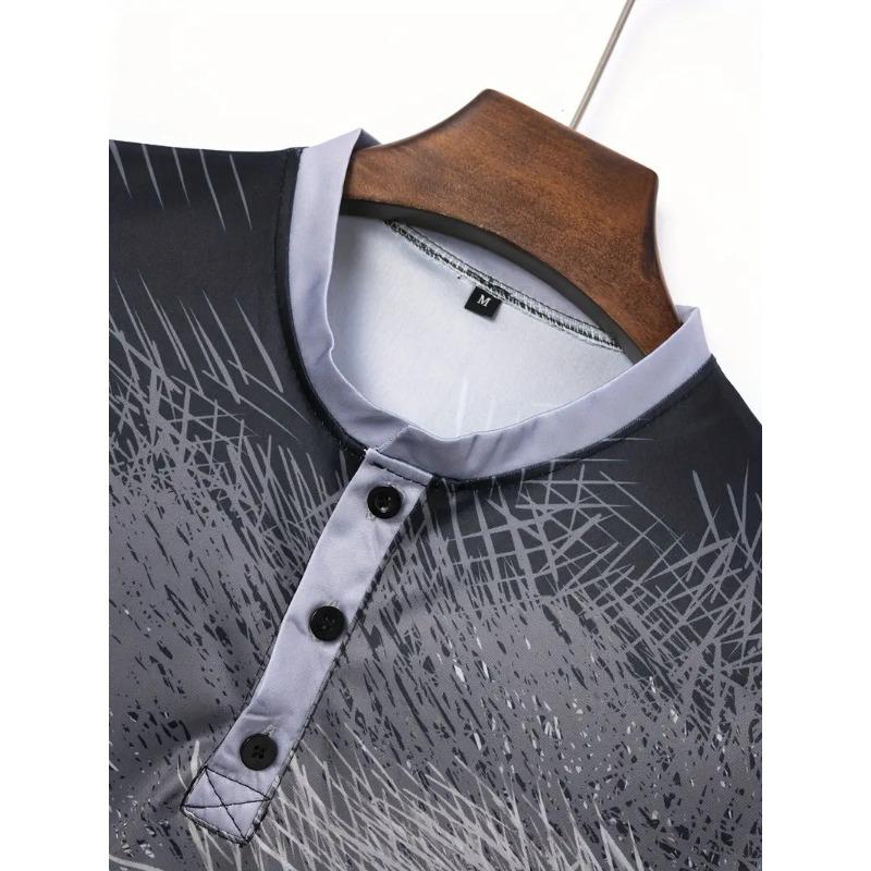 Men Casual Gradient Stripe Henley Collar Short Sleeve T Shirt