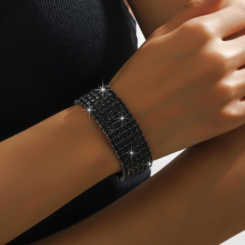 Korean Style Fashion Accessory Rhinestone Bracelet Adjustable Length Elegant Design Durable Material Suitable for Various Occasions