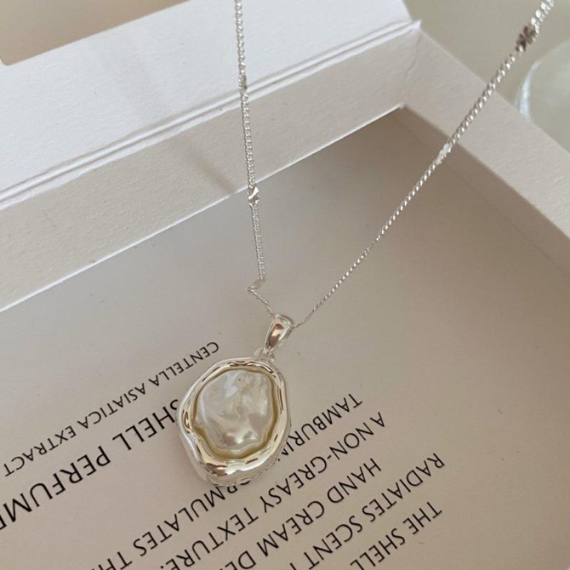 Irregular Baroque Pearl Necklace Women's Niche Design Clavicle Chain Versatile Neck Chain New
