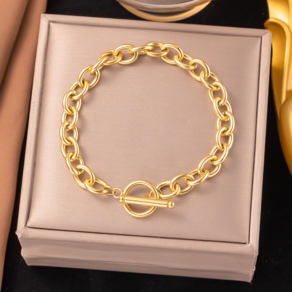 Moda Europeo-Americana Collana a Strati con Catena Piatta a Maglia Serpente a Tre Strati per Donna - Catena Clavicola con Croce in Metallo