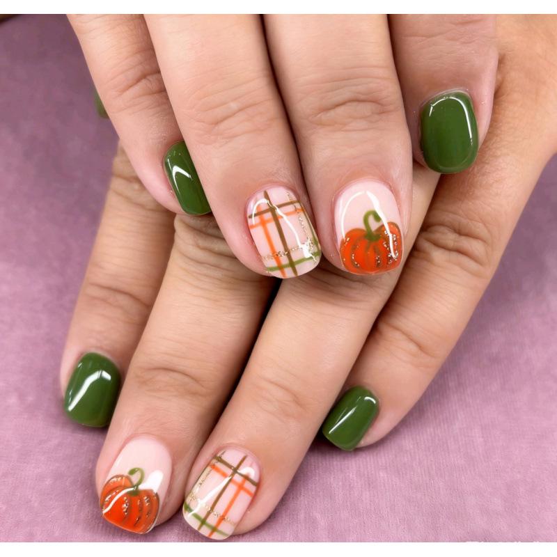 30-Piece Autumn/Winter Gold Foil Pumpkin & Plaid Nail Art Set – Emerald Green Nails in Stock