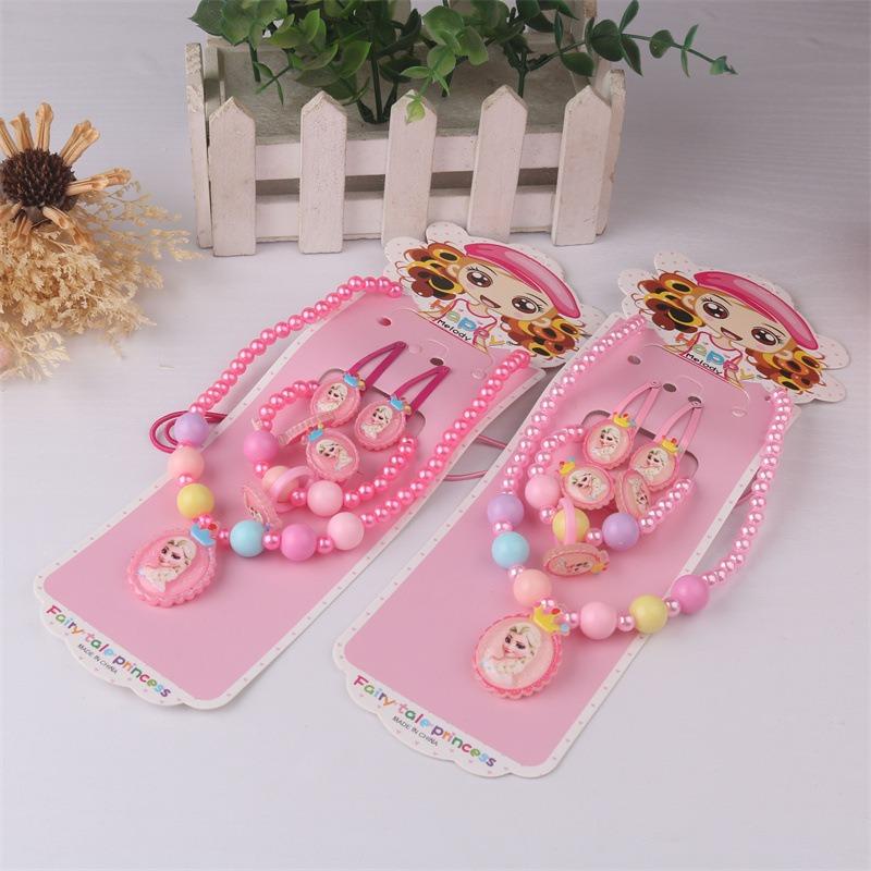 Set de joyería de dibujos animados para niñas - collar de princesa de perlas, anillo, pinza para el pelo y goma para el pelo, set de 5 piezas