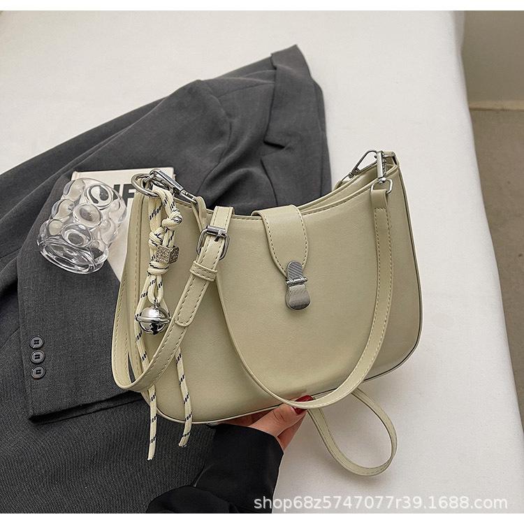 

Niche design underarm bag pink spring sweet moon bag crossbody bag commuting snap shoulder bag