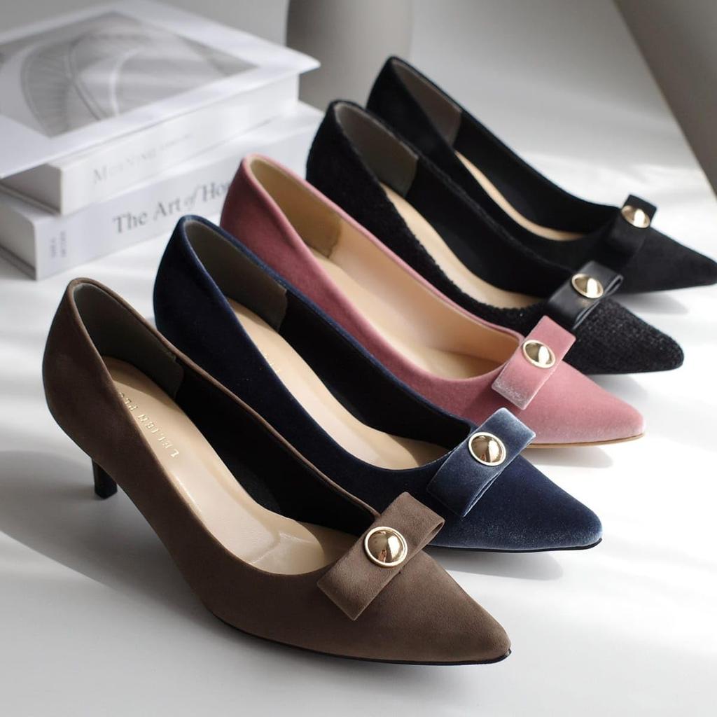 AmiAmi Women's Pointed-Toe Pumps with Ribbon Motif (Dusty Navy (Velvet), Sizes 24.5cm-25.0cm) SY033